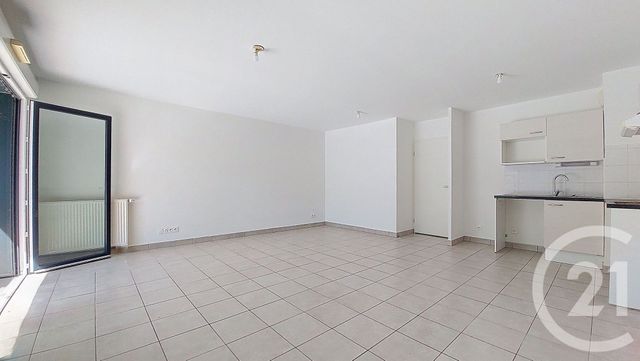 Afficher la photo en grand Appartement F3 à vendre - 3 pièces - 62.97 m2 - LOGNES - 77 - ILE-DE-FRANCE - Century 21 Agence Du Val