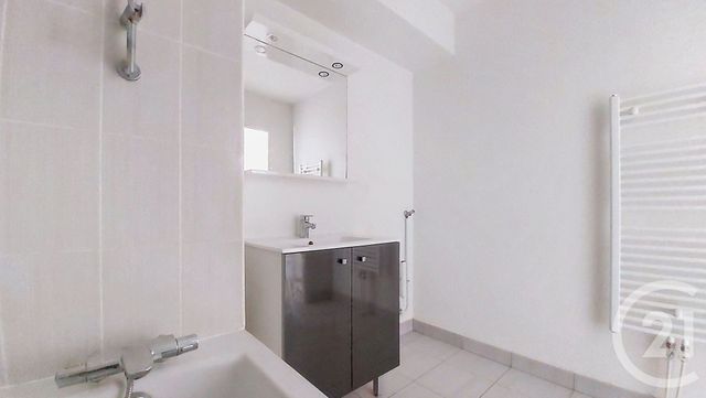 Afficher la photo en grand Appartement F3 à vendre - 3 pièces - 62.97 m2 - LOGNES - 77 - ILE-DE-FRANCE - Century 21 Agence Du Val