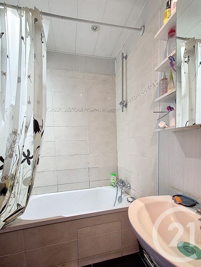 Appartement F3 à vendre - 3 pièces - 66.82 m2 - NOISIEL - 77 - ILE-DE-FRANCE - Century 21 Agence Du Val