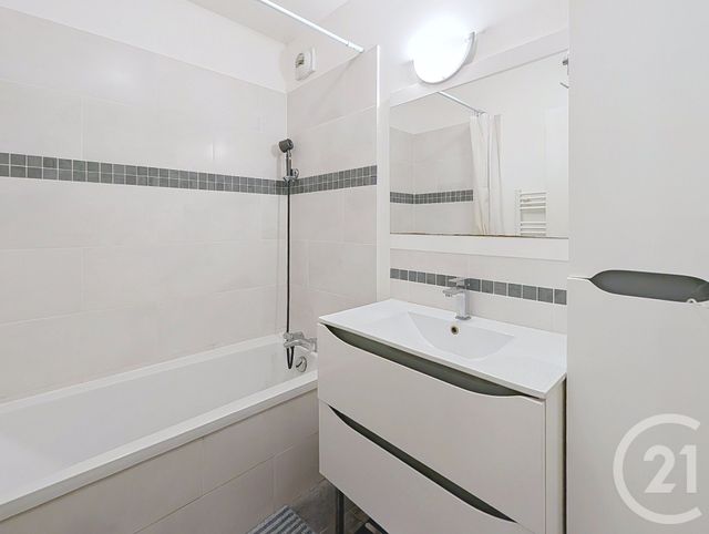 Appartement F4 à vendre - 4 pièces - 81.35 m2 - LOGNES - 77 - ILE-DE-FRANCE - Century 21 Agence Du Val