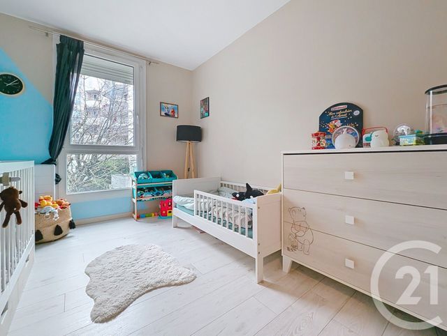 Appartement F4 à vendre - 4 pièces - 81.35 m2 - LOGNES - 77 - ILE-DE-FRANCE - Century 21 Agence Du Val