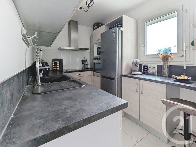 Appartement F4 à vendre - 4 pièces - 81.35 m2 - LOGNES - 77 - ILE-DE-FRANCE - Century 21 Agence Du Val