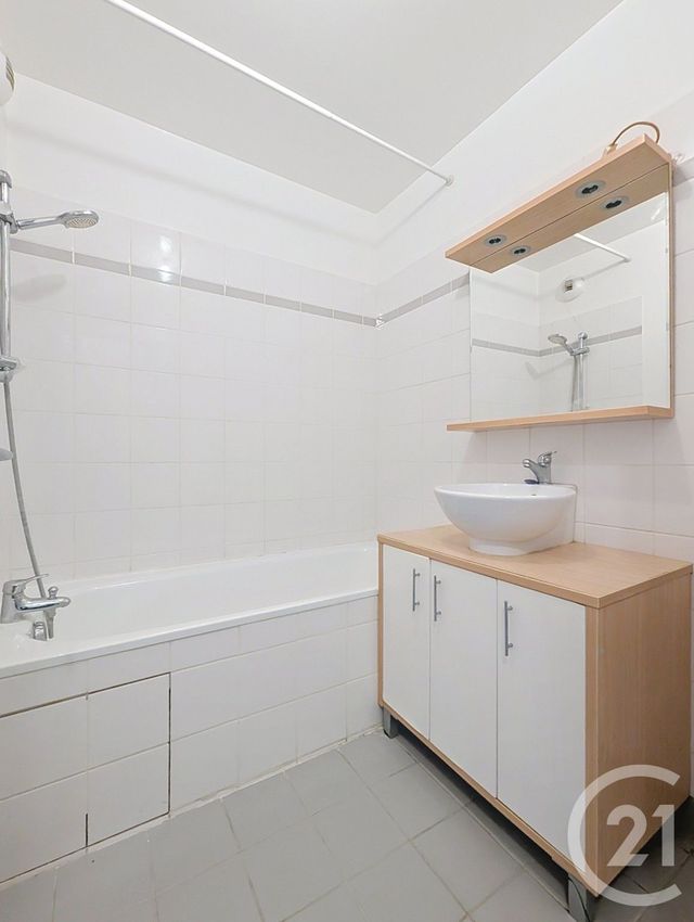 Appartement F2 à vendre - 2 pièces - 49.06 m2 - LOGNES - 77 - ILE-DE-FRANCE - Century 21 Agence Du Val